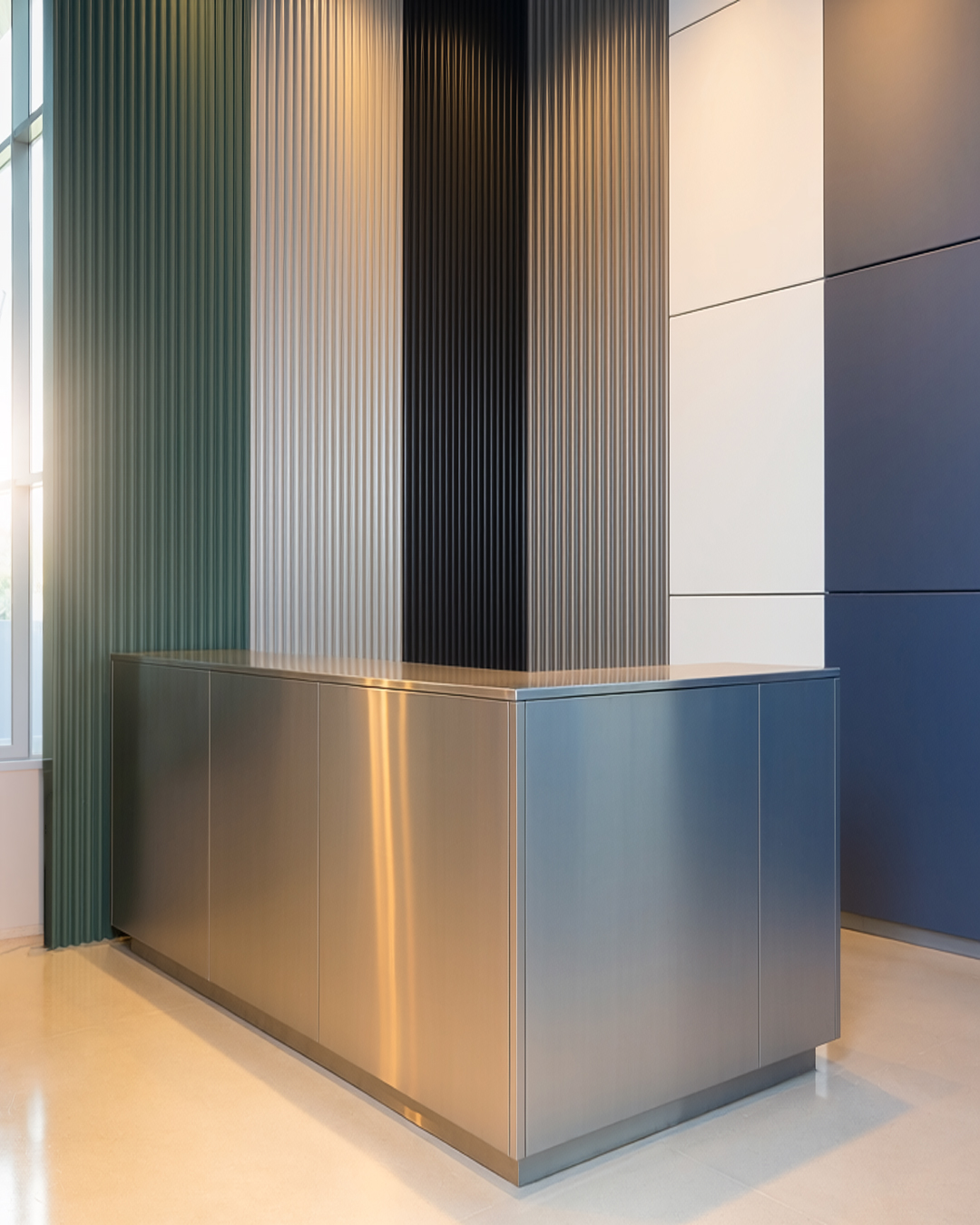 Voorgelakt aluminium - Interieurbouw